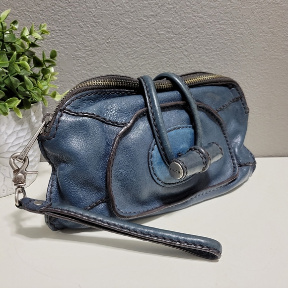 Fossil Handbags - FOSSIL Fifty Four leather clutch